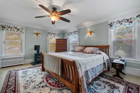5 Greenhouse Lane Bradford NH 03221