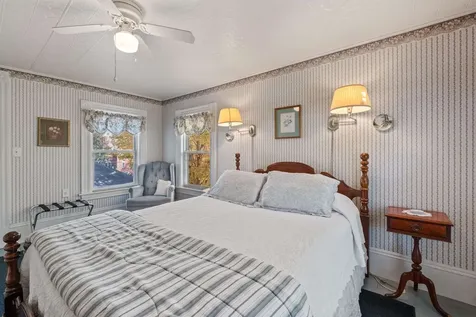 5 Greenhouse Lane Bradford NH 03221