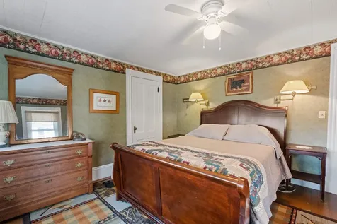 5 Greenhouse Lane Bradford NH 03221