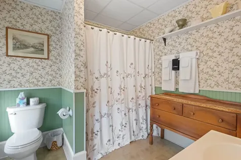 5 Greenhouse Lane Bradford NH 03221