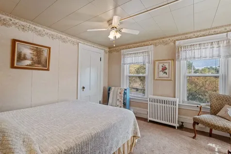 5 Greenhouse Lane Bradford NH 03221