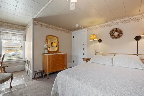 5 Greenhouse Lane Bradford NH 03221