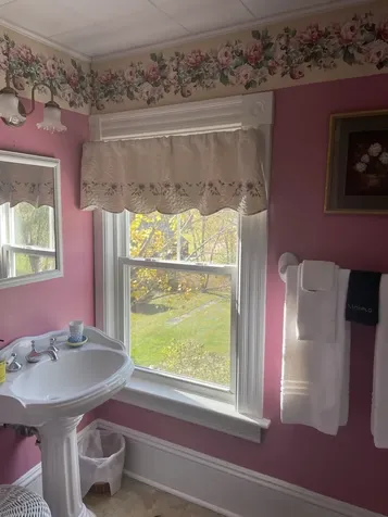 5 Greenhouse Lane Bradford NH 03221