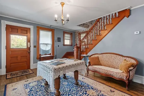 5 Greenhouse Lane Bradford NH 03221