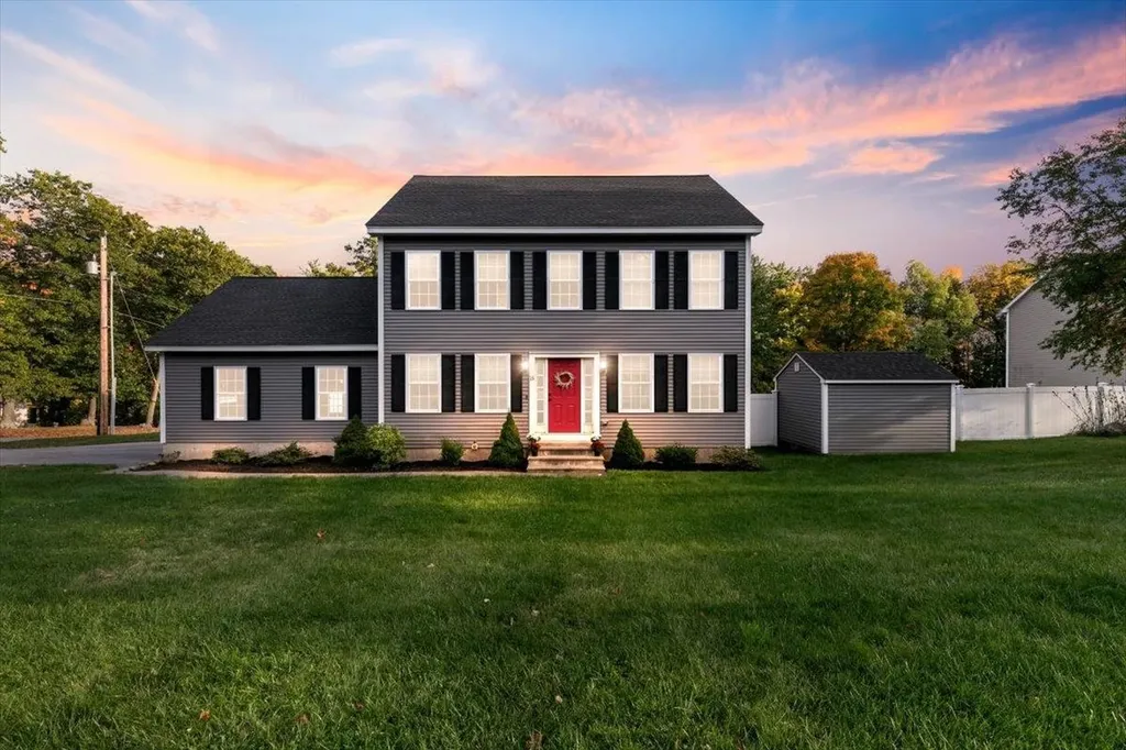 15 Ash Street Londonderry NH 03053