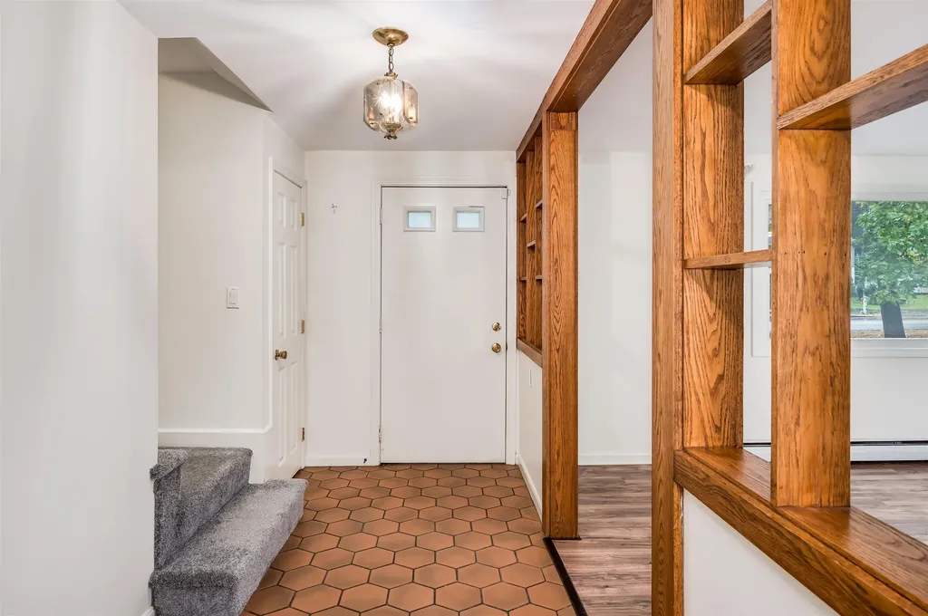 9 Spruce Lane Dover NH 03820