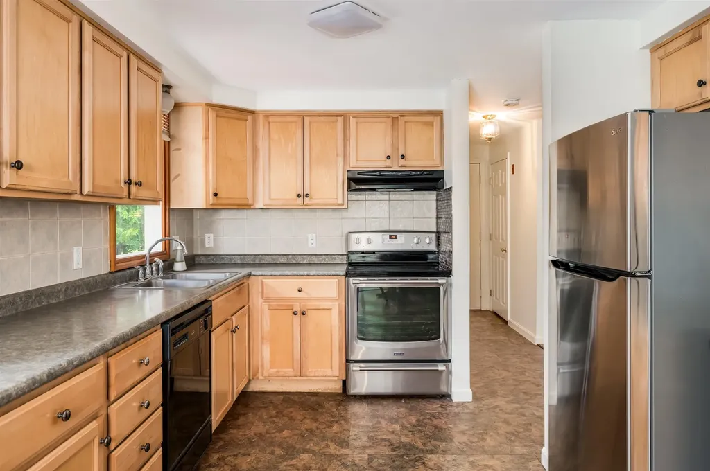 9 Spruce Lane Dover NH 03820