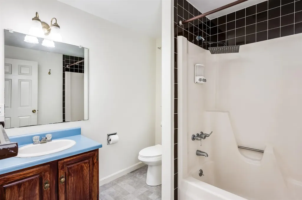 9 Spruce Lane Dover NH 03820