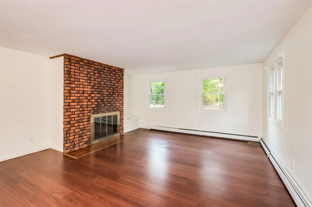 9 Spruce Lane Dover NH 03820