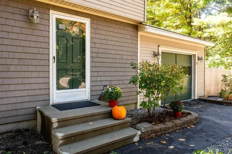 9 Spruce Lane Dover NH 03820