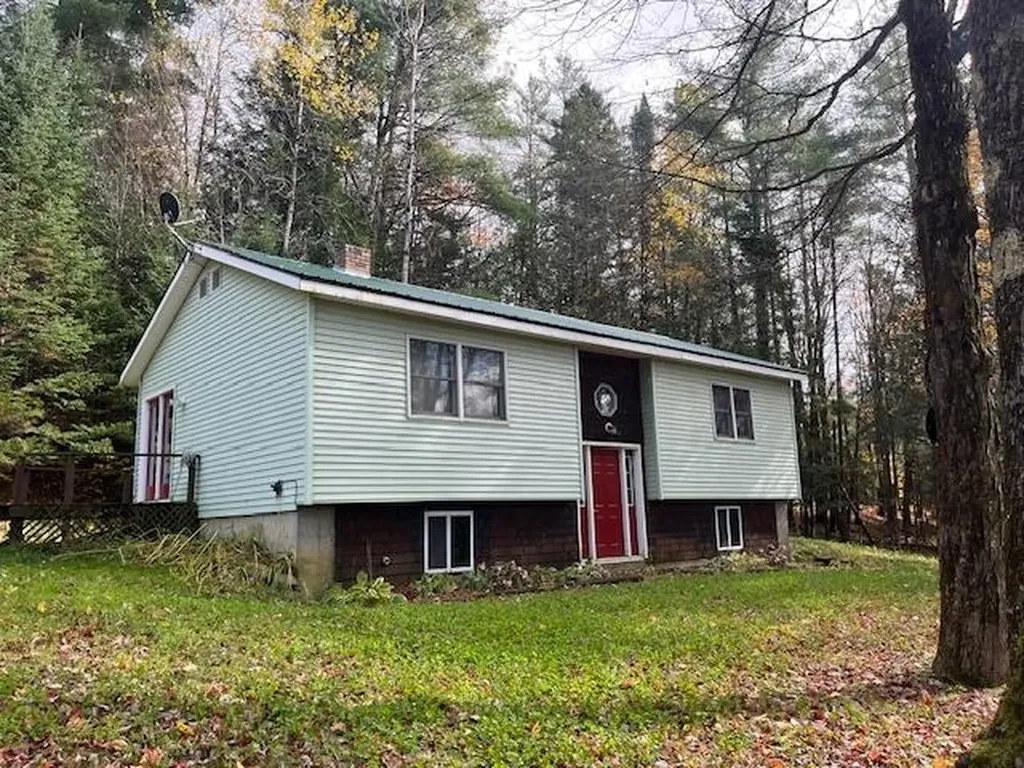 1232 Goss Hollow Road St. Johnsbury VT 05851-9