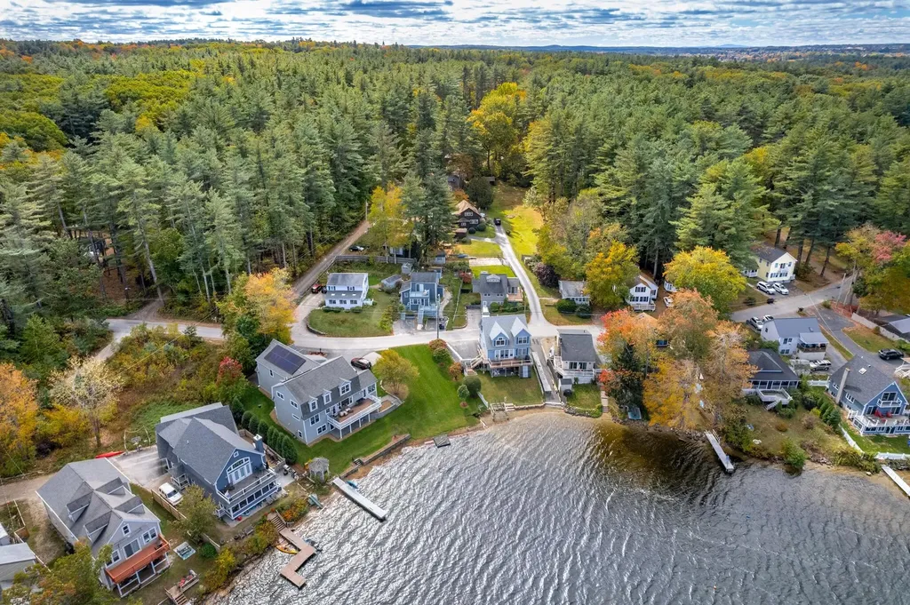 35 Beaver Lake Avenue Derry NH 03038