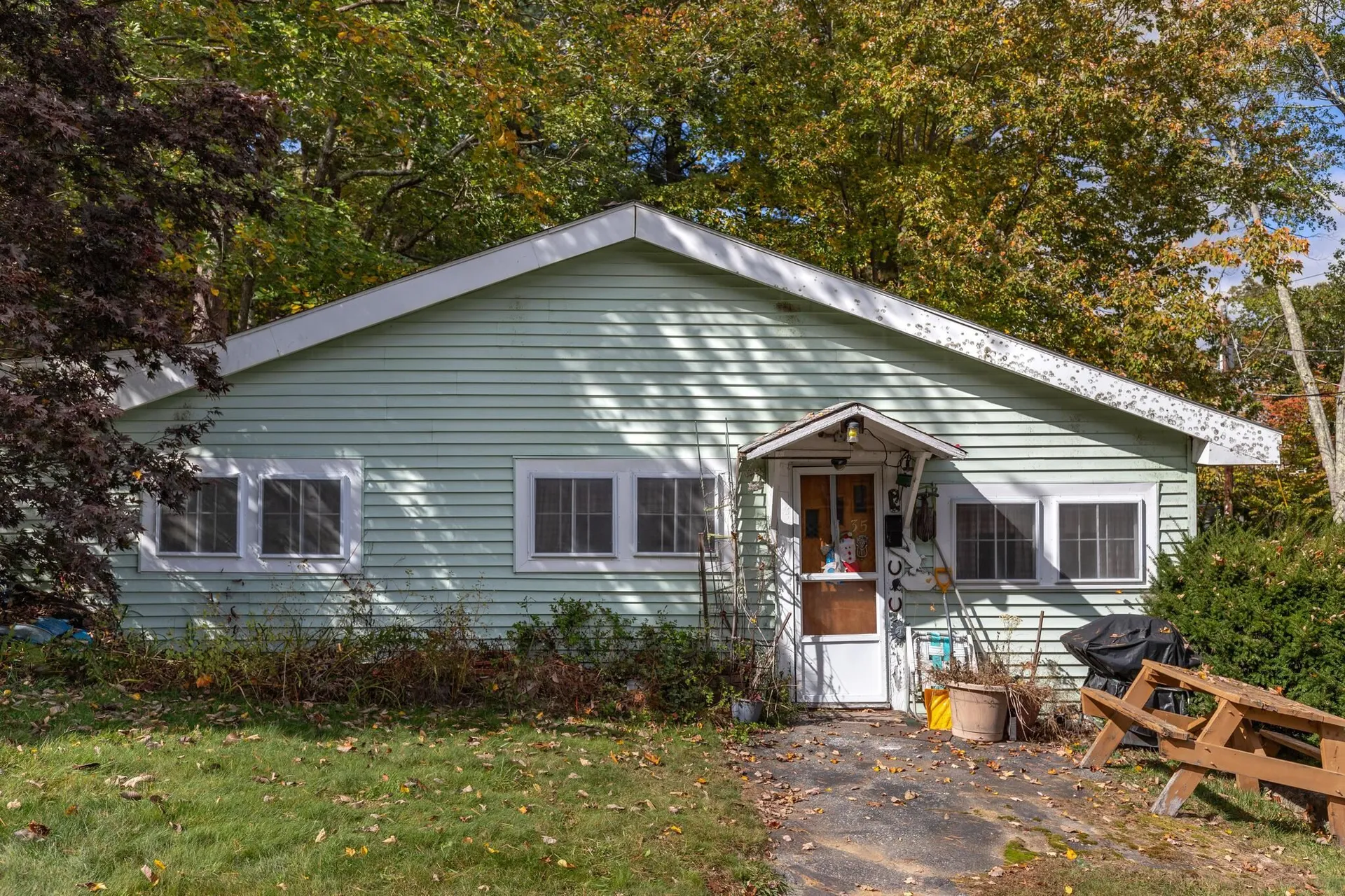 35 Beaver Lake Avenue Derry NH 03038