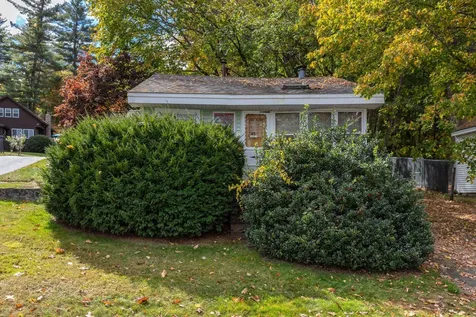 35 Beaver Lake Avenue Derry NH 03038