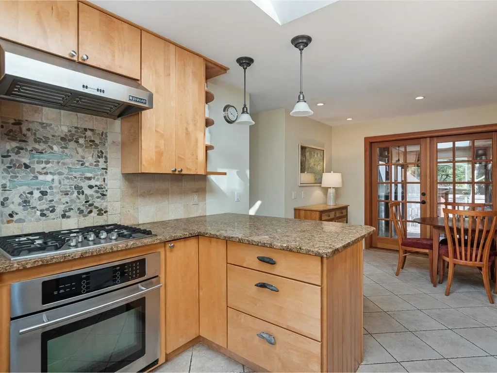 10 Heritage Lane Shelburne VT 05482