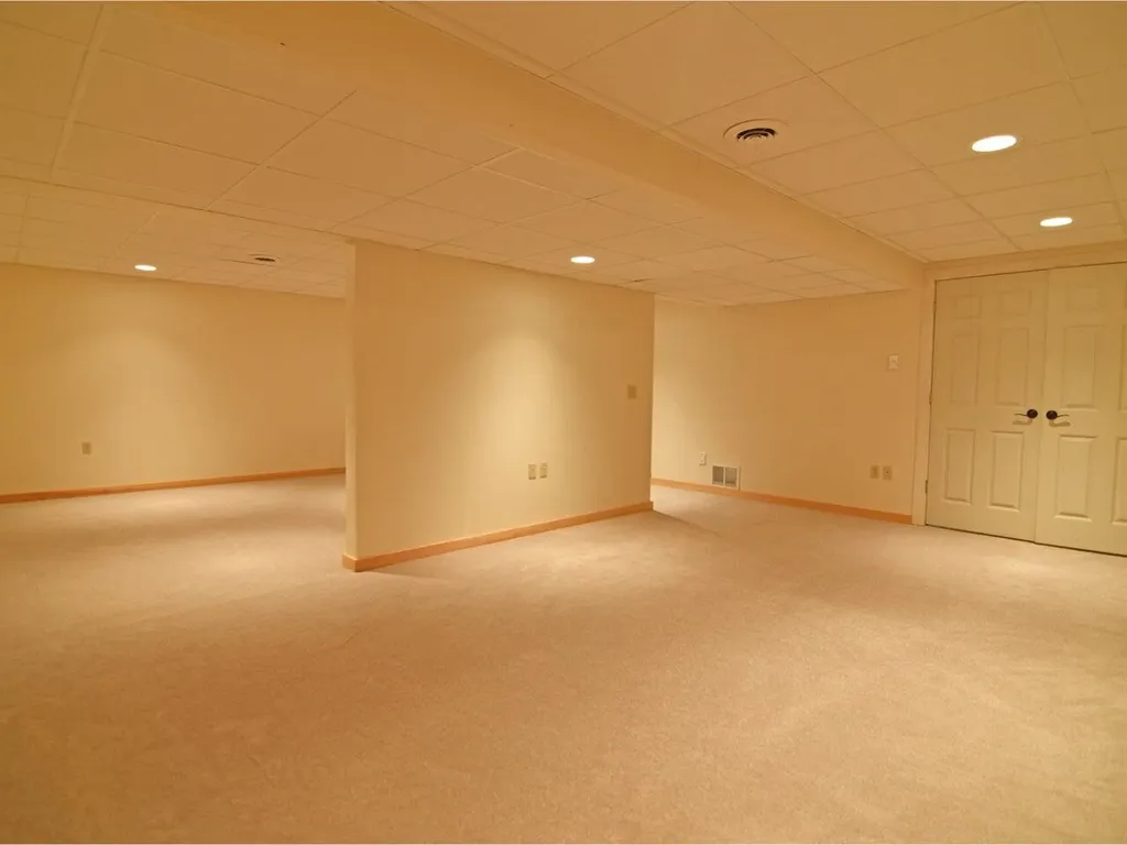10 Heritage Lane Shelburne VT 05482