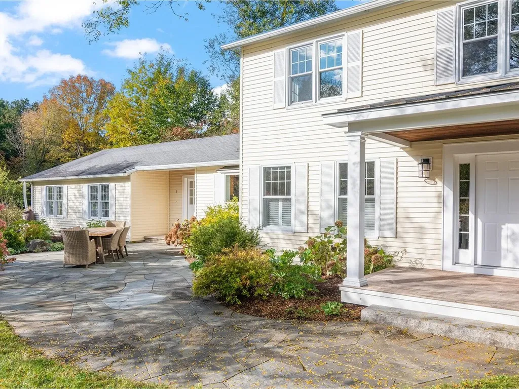 10 Heritage Lane Shelburne VT 05482