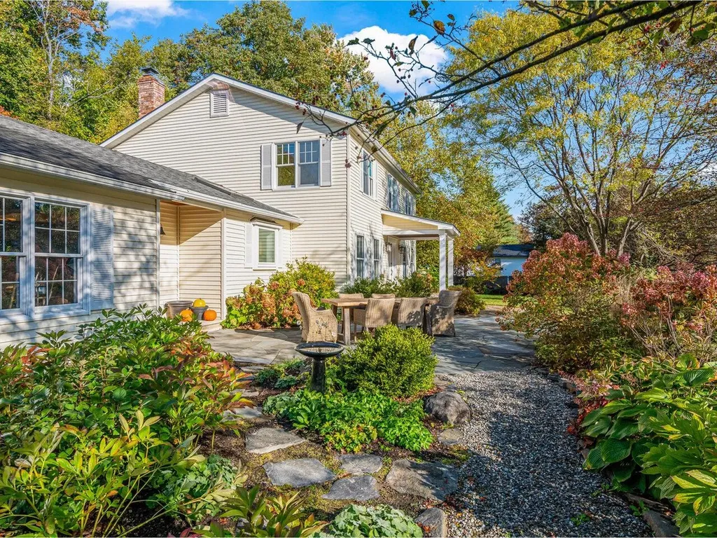 10 Heritage Lane Shelburne VT 05482