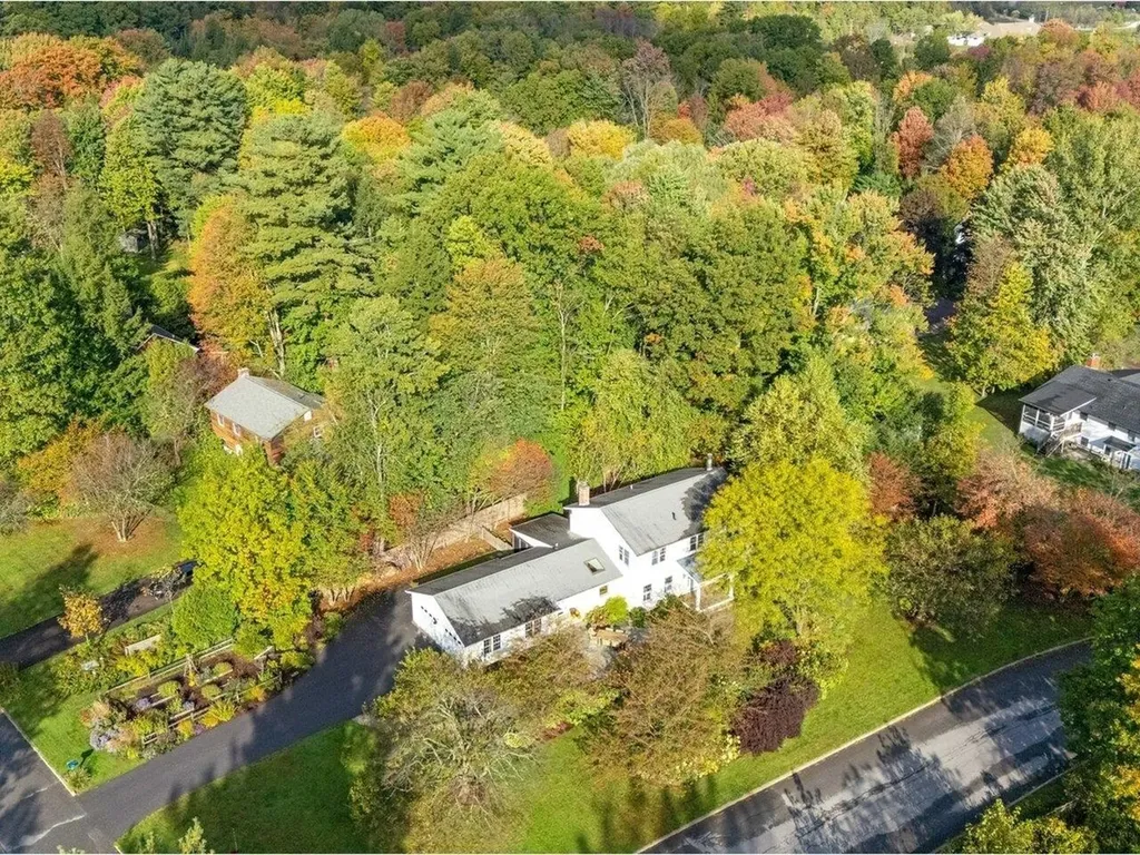 10 Heritage Lane Shelburne VT 05482