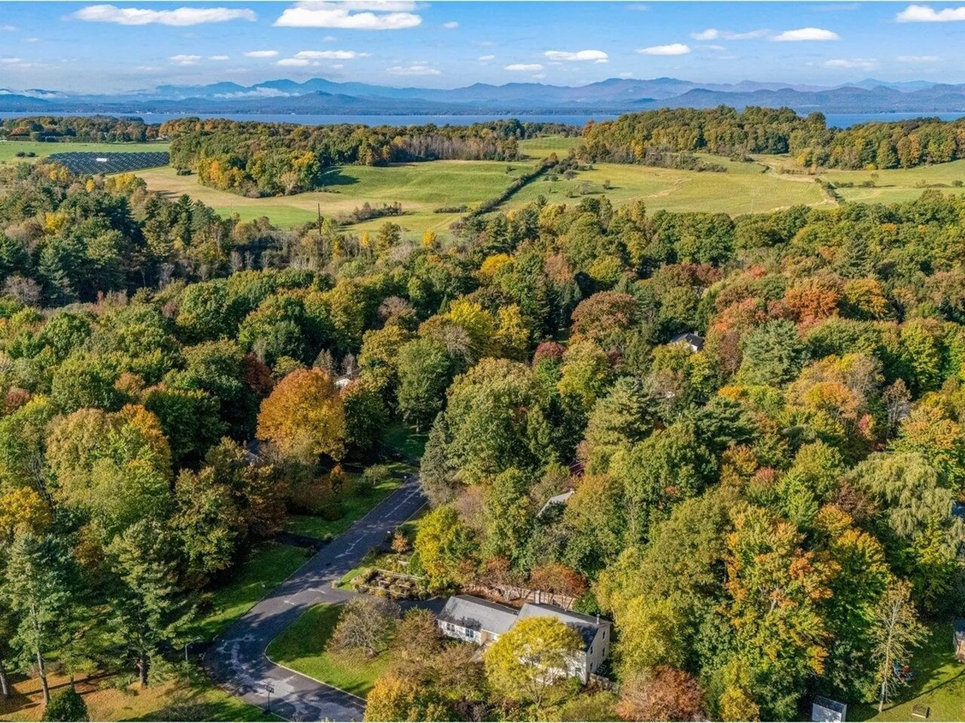 10 Heritage Lane Shelburne VT 05482