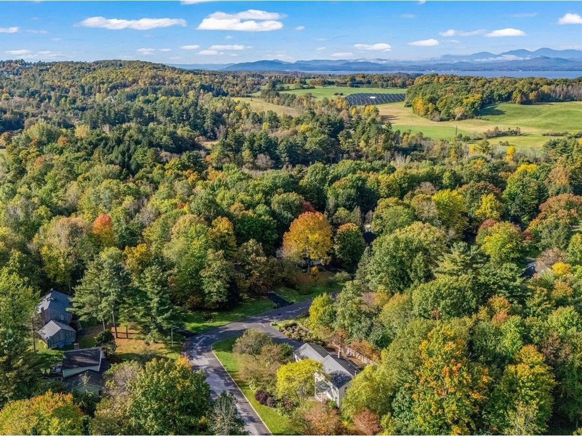 10 Heritage Lane Shelburne VT 05482