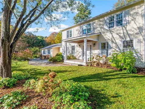 10 Heritage Lane Shelburne VT 05482