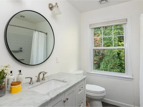 10 Heritage Lane Shelburne VT 05482