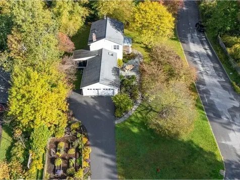 10 Heritage Lane Shelburne VT 05482