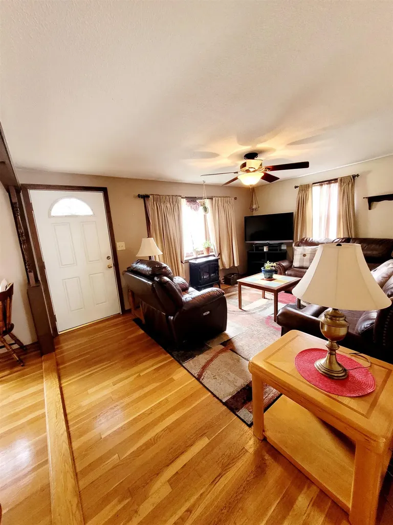 5 Cambridge Road Nashua NH 03062