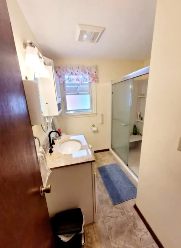 5 Cambridge Road Nashua NH 03062