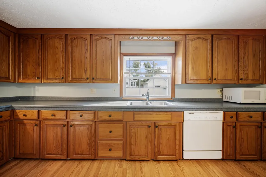 95 Gray Street Manchester NH 03103-2925