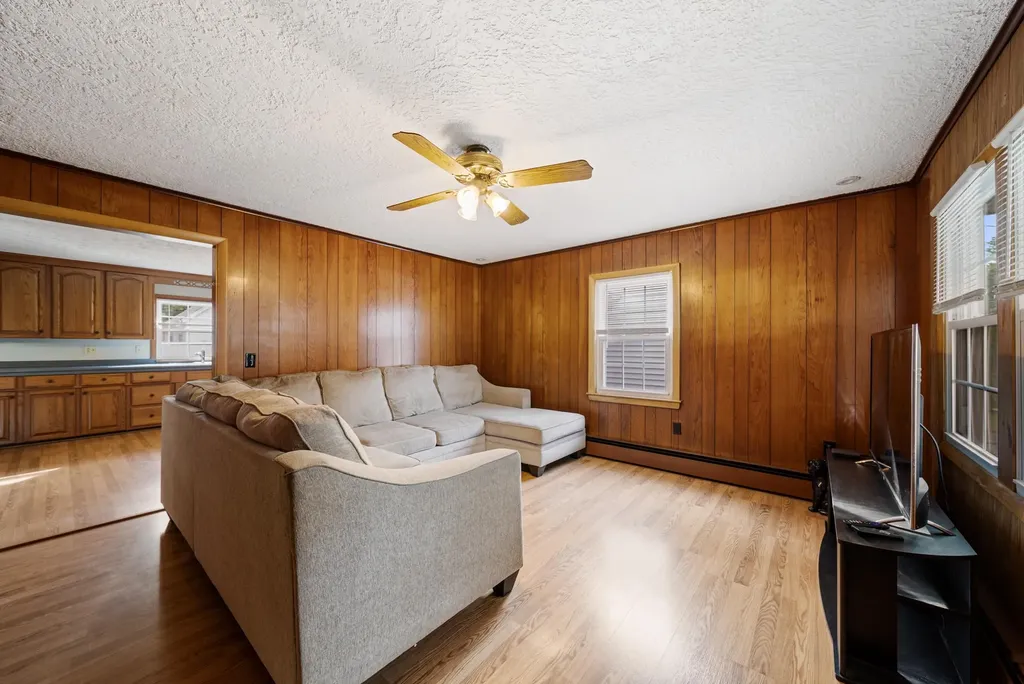 95 Gray Street Manchester NH 03103-2925