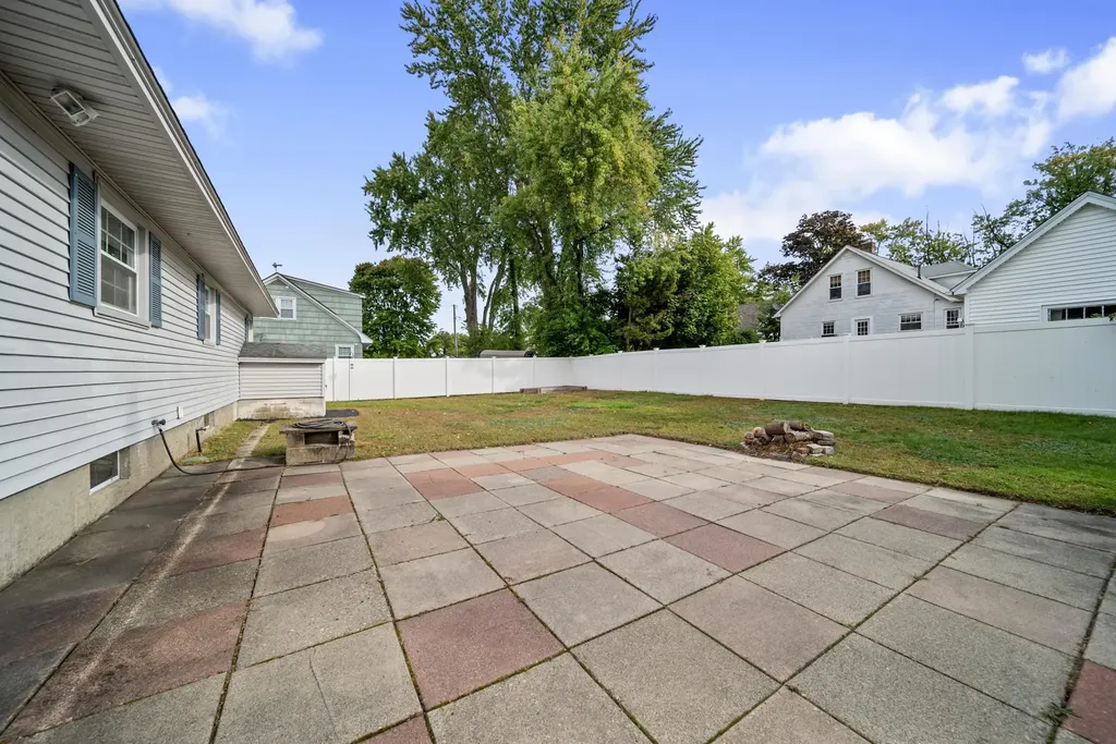 95 Gray Street Manchester NH 03103-2925