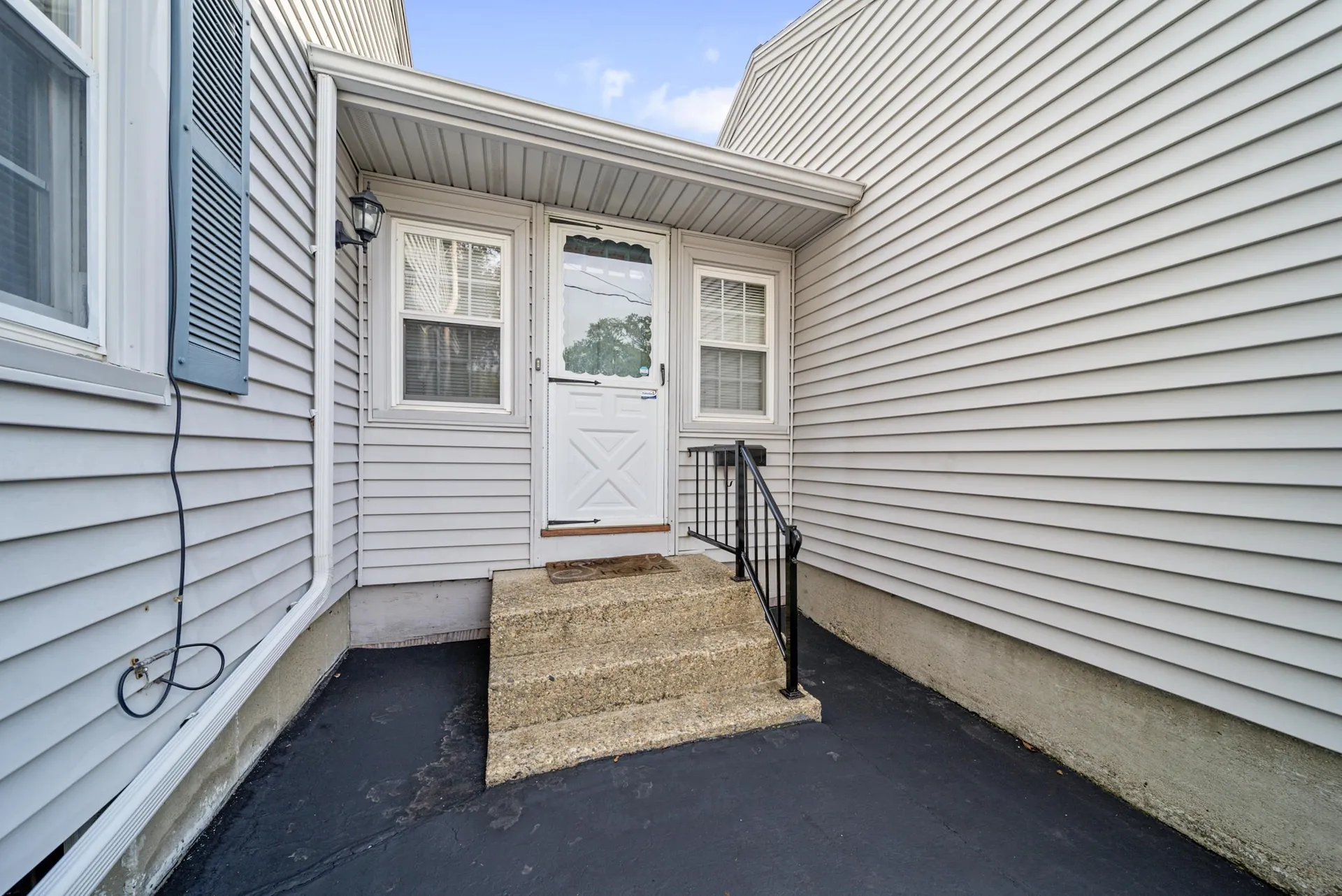 95 Gray Street Manchester NH 03103-2925