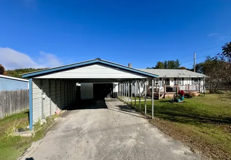 24 Girard Avenue Claremont NH 03743
