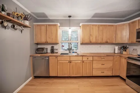 32 Ministerial Road Windham NH 03087