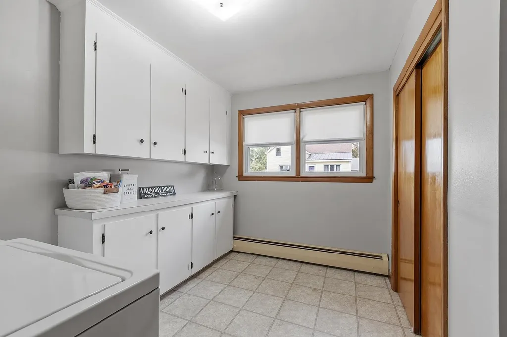 24 Verona Street Nashua NH 03060