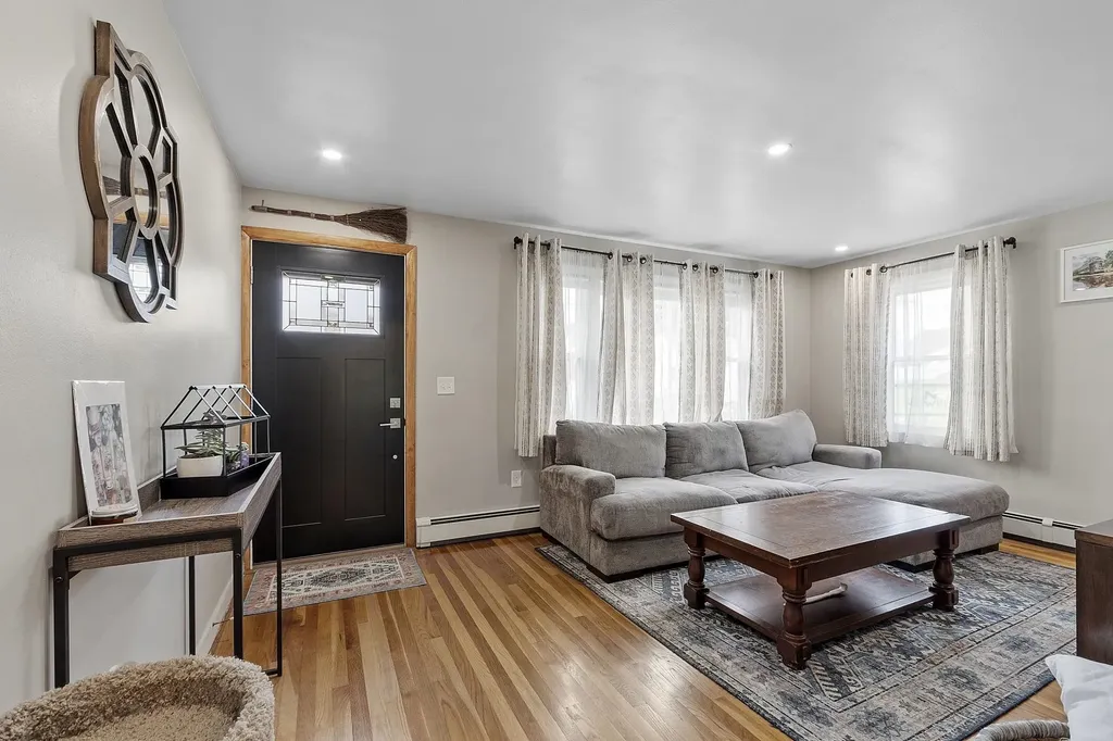 24 Verona Street Nashua NH 03060