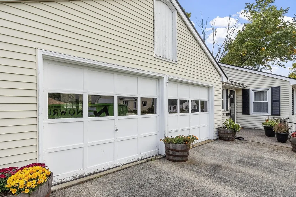 24 Verona Street Nashua NH 03060