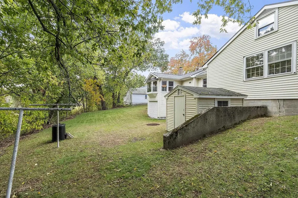 24 Verona Street Nashua NH 03060