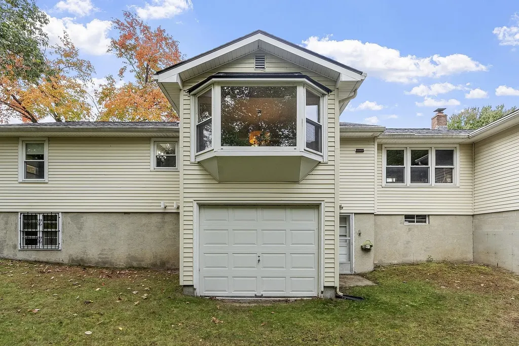 24 Verona Street Nashua NH 03060