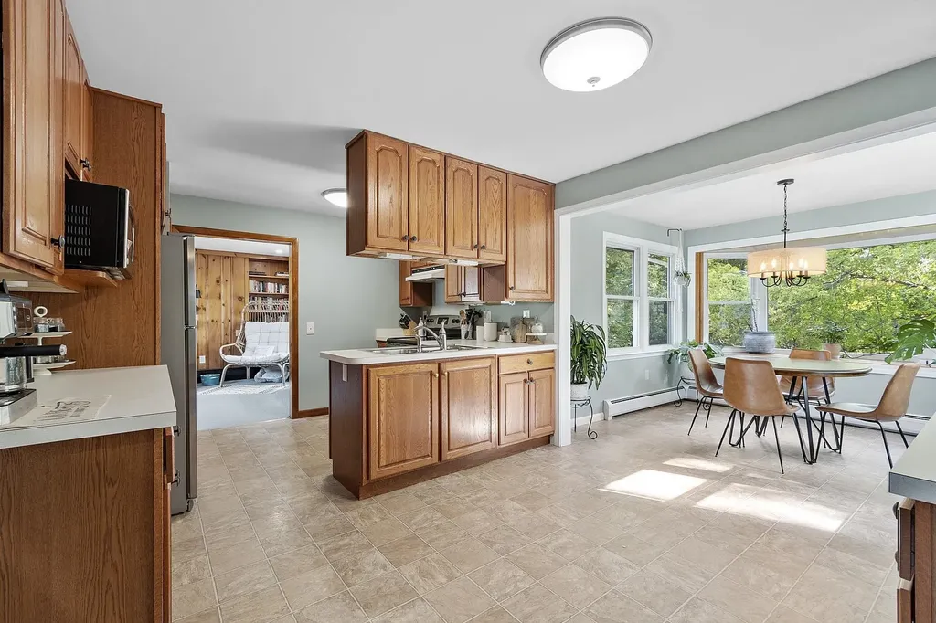 24 Verona Street Nashua NH 03060