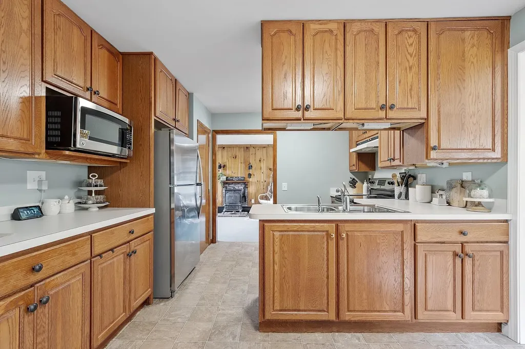 24 Verona Street Nashua NH 03060