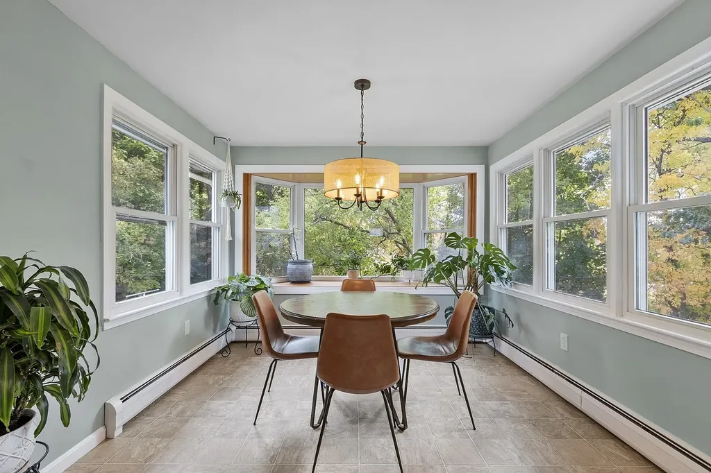 24 Verona Street Nashua NH 03060