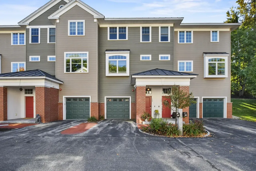 122 Riverwalk Way Manchester NH 03101