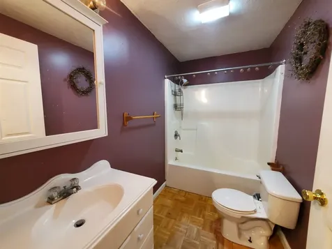 17 James Way Grafton NH 03240