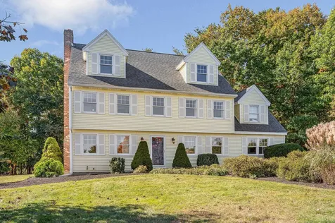 9 Longview Circle Pelham NH 03076