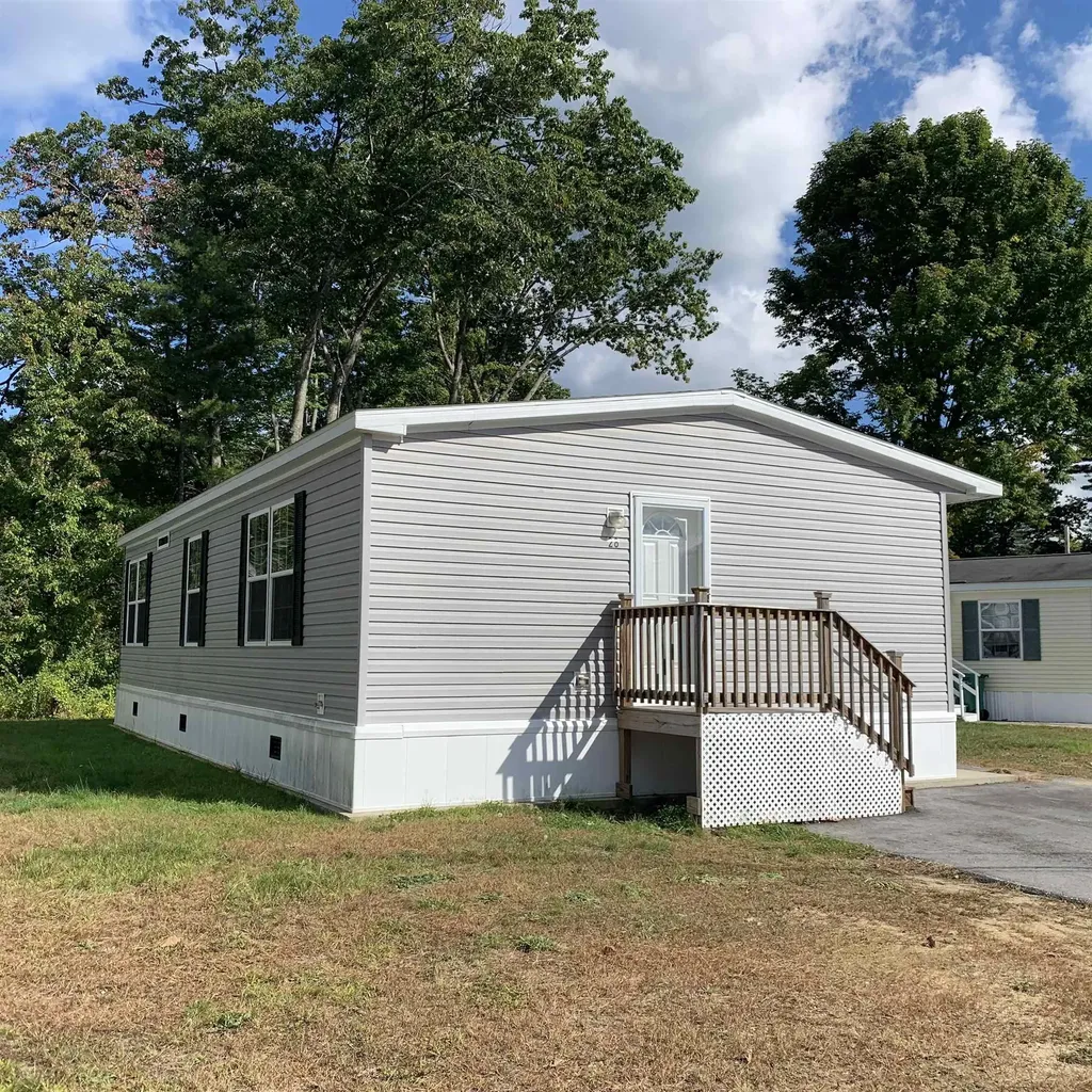 28 Riverview Drive Rochester NH 03867