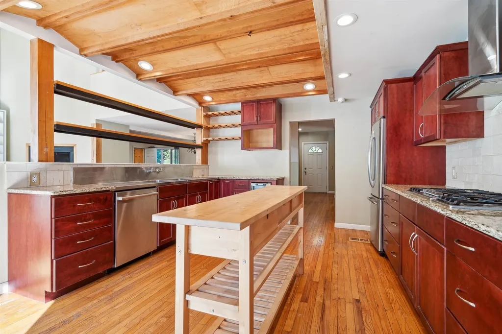 2 Woods End Road Hanover NH 03750