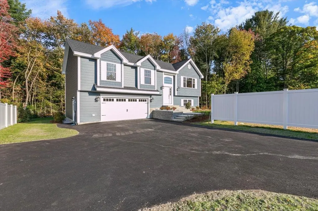 33a Iris Avenue Salem NH 03079